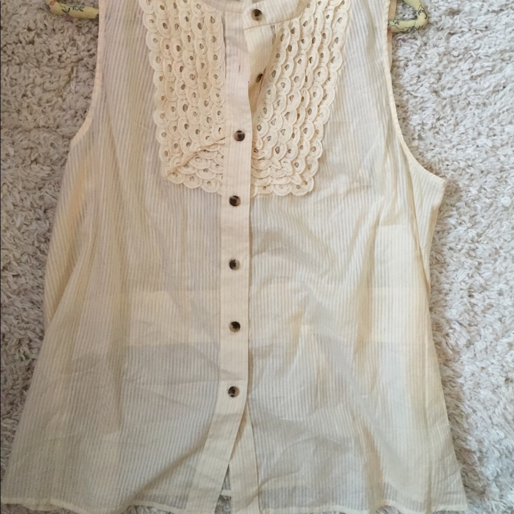 Victorian style sleeveless blouse
